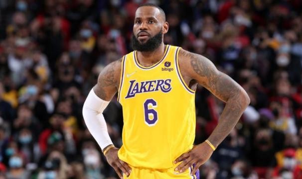 Kaiyun sports-詹姆斯因伤缺席今日比赛 沃格尔：预计他很快复出